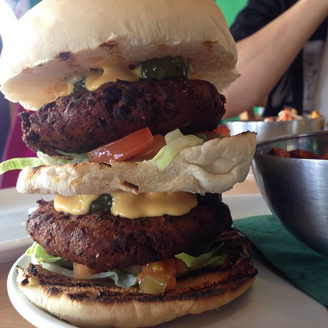 Atomic Burger 매장 이미지