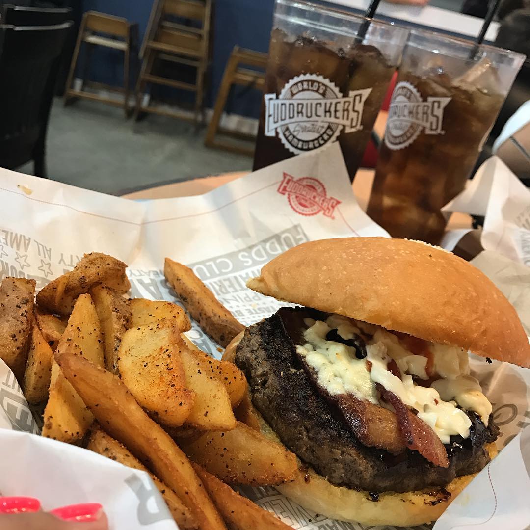 Fuddruckers 매장 이미지