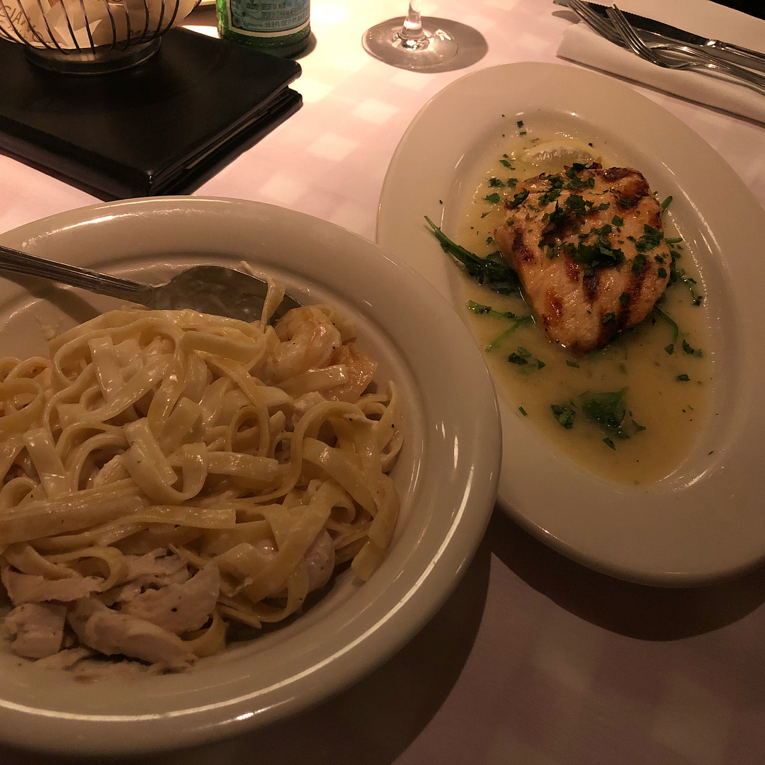 Maggiano's Little Italy  매장 이미지