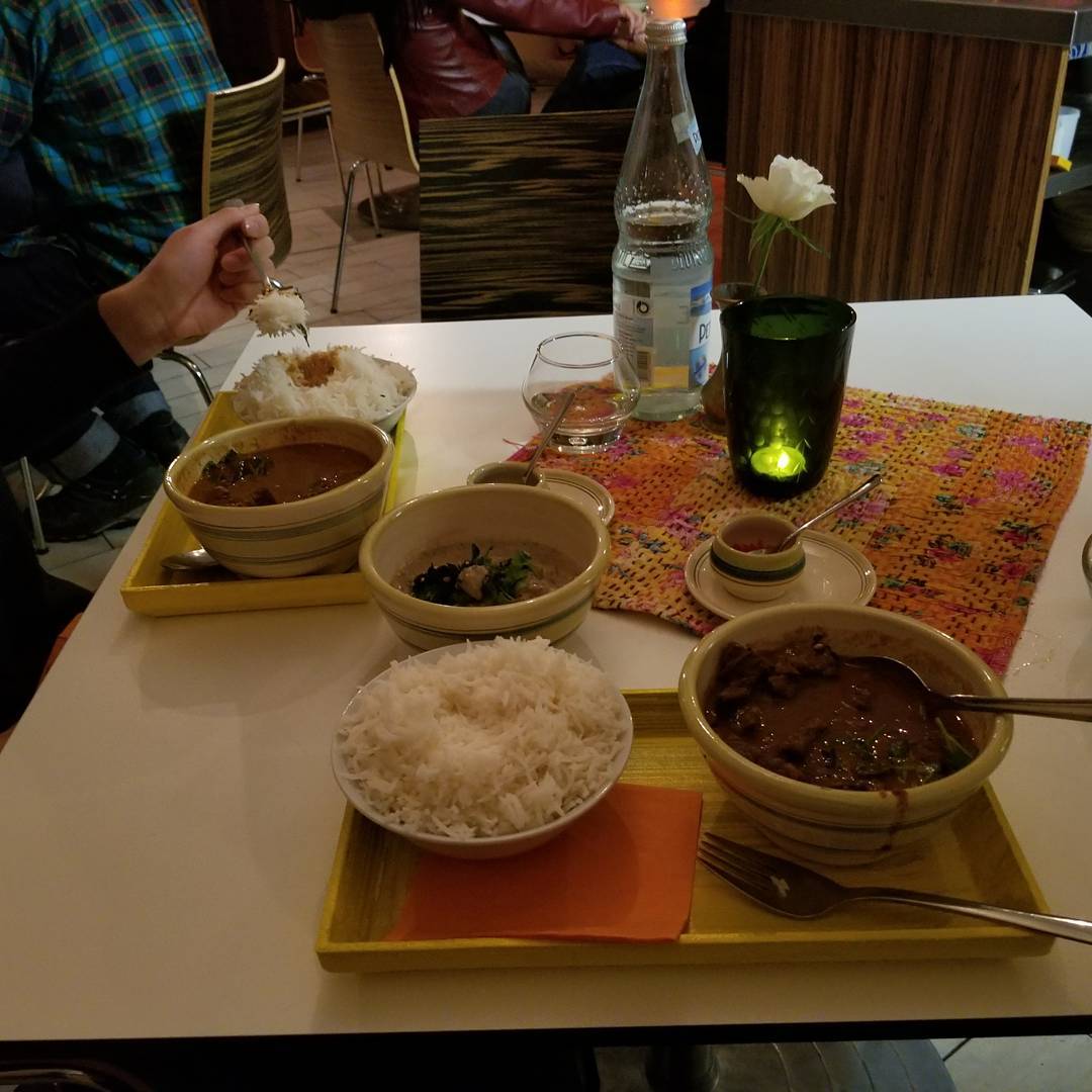 KURZ a CURRY 매장 이미지