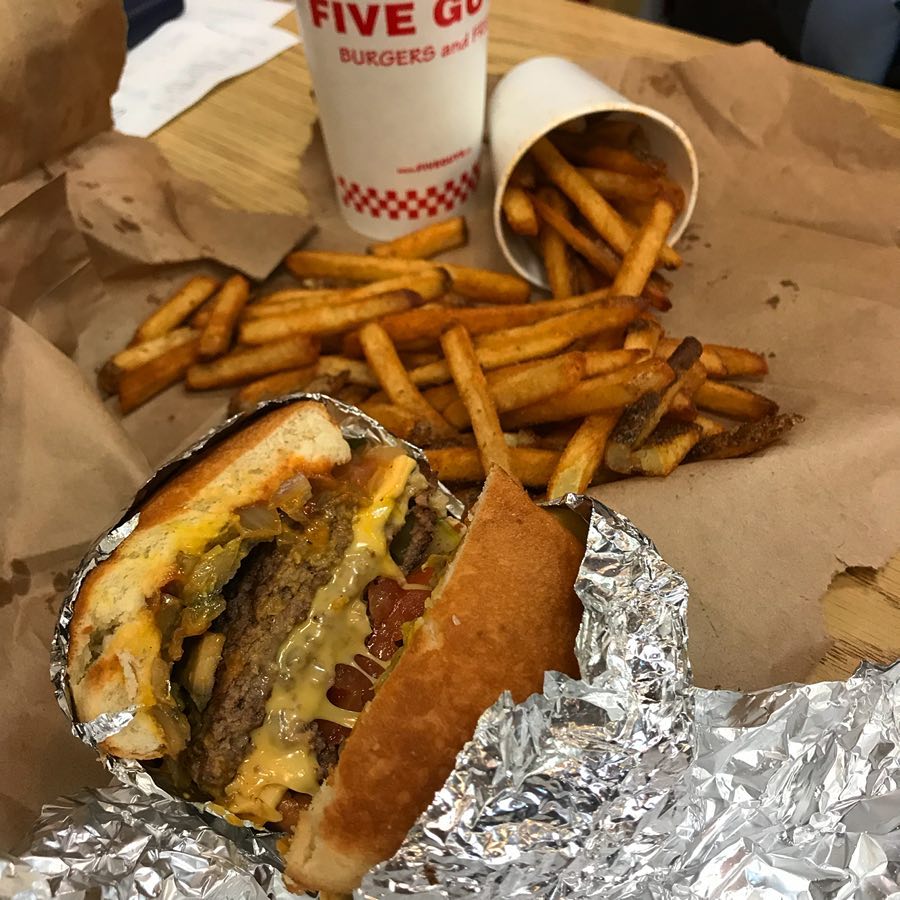 Five Guys Burger Toronto 매장 이미지