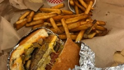 Five Guys Burger Toronto 매장 이미지