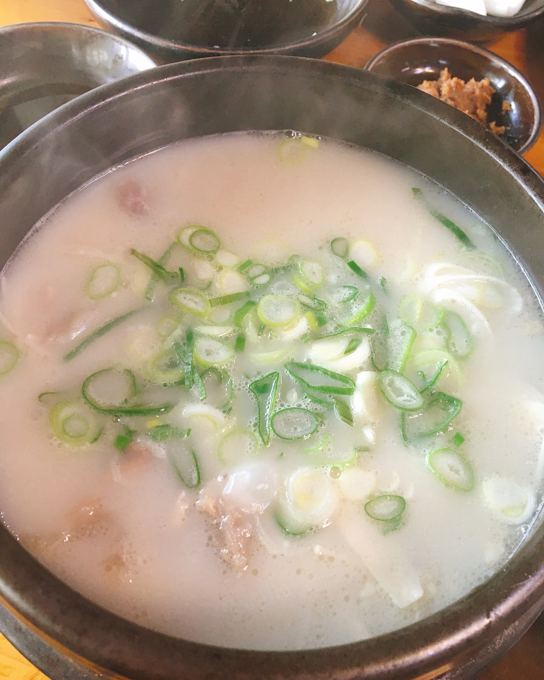 전주 장작불 곰탕 매장 이미지