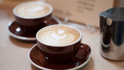 용커피 로스터스 매장 이미지