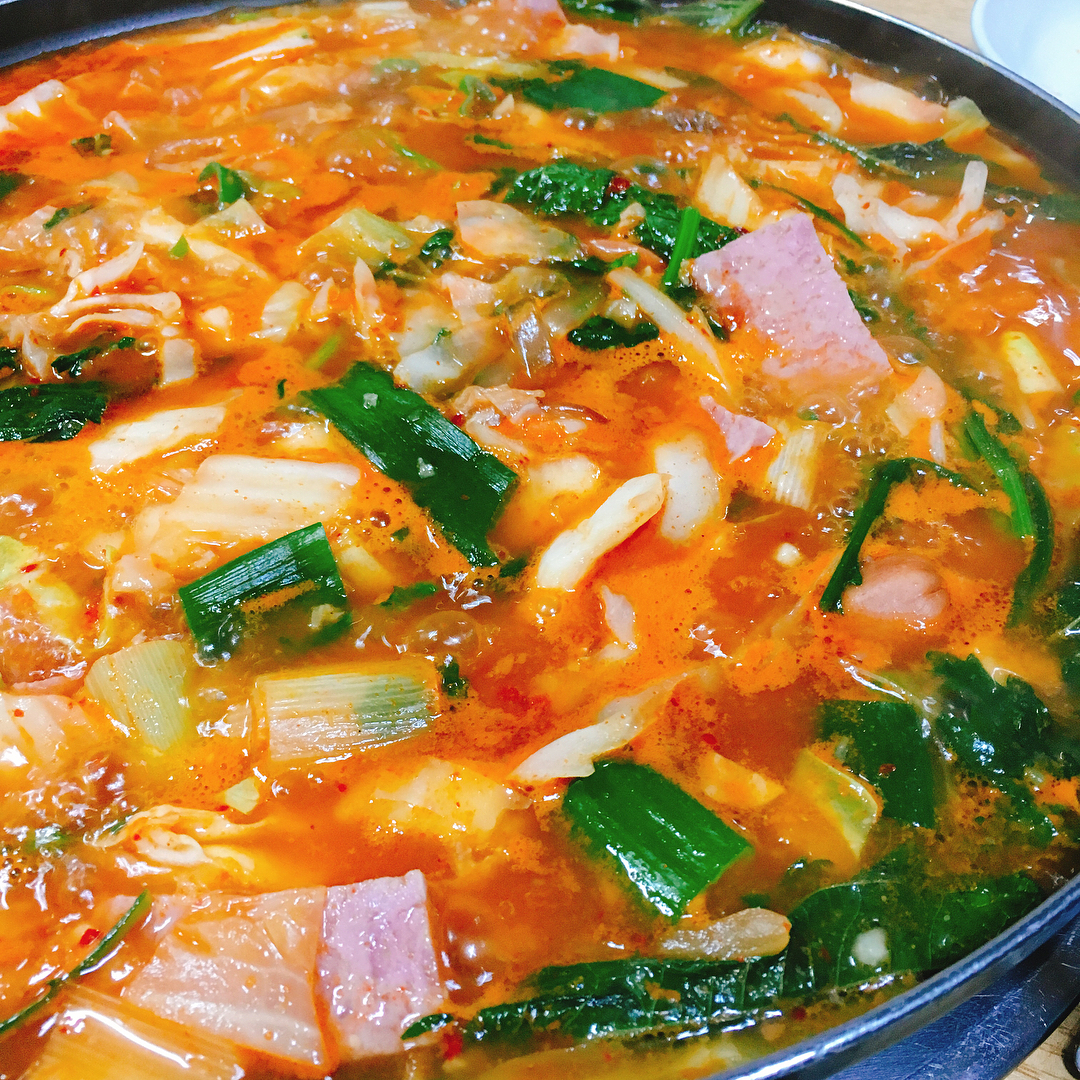 정통부대찌개 매장 이미지