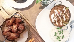 Moxie's Grill & Bar 매장 이미지