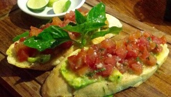 Three Monkeys 매장 이미지