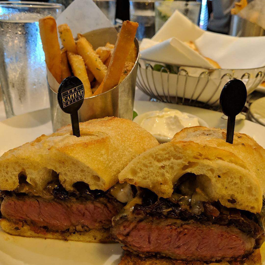 The Capital Grille 매장 이미지