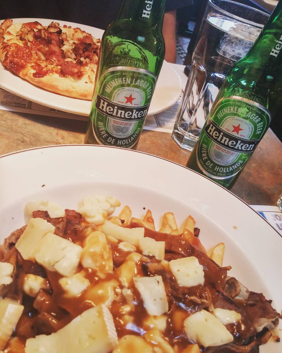 Mikes restaurant 매장 이미지
