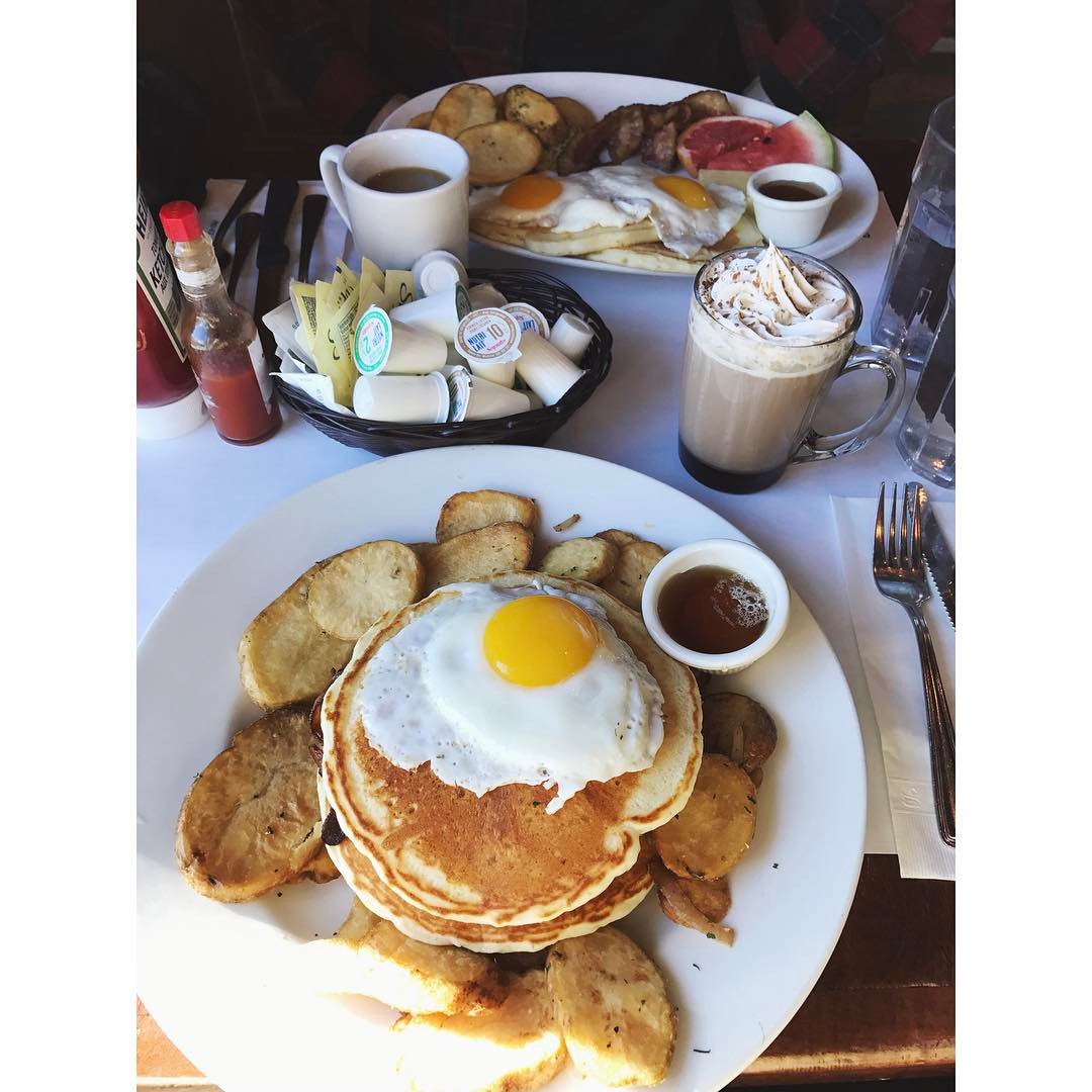 Eggspectation Resto-Cafe Bar 매장 이미지