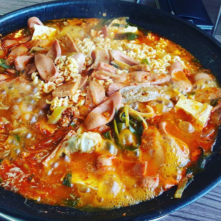 어울림부대찌개 매장 이미지