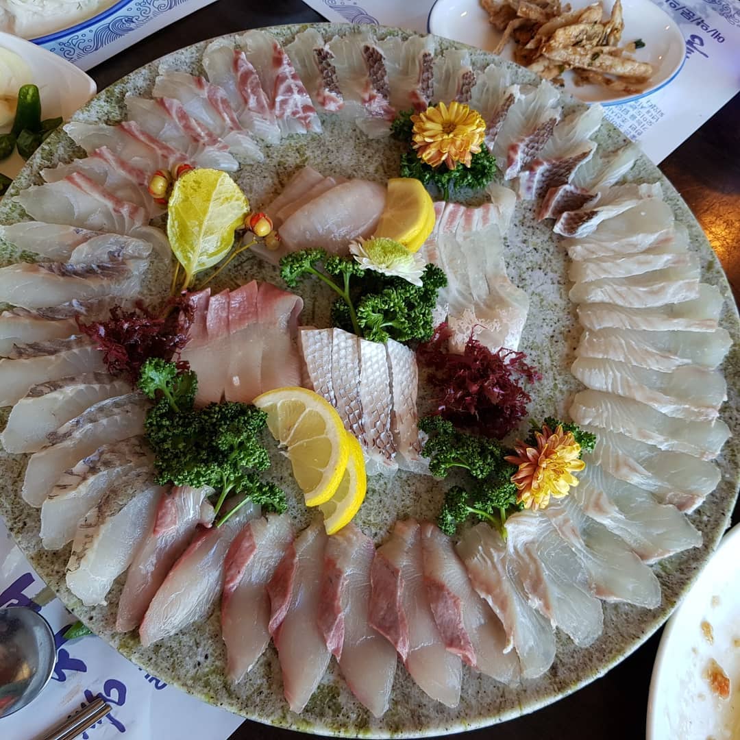 풍차횟집 매장 이미지