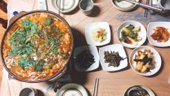 숲속에 매장 이미지