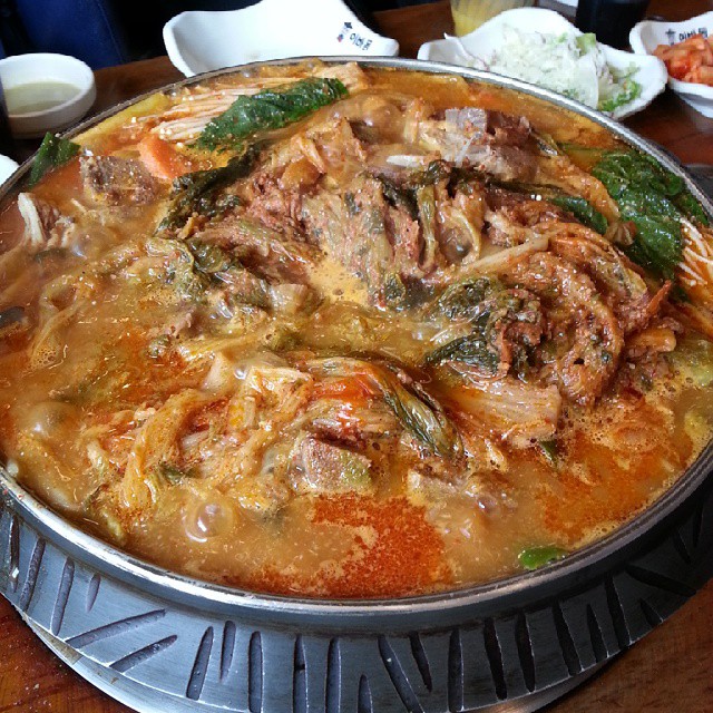 명품감자탕 매장 이미지