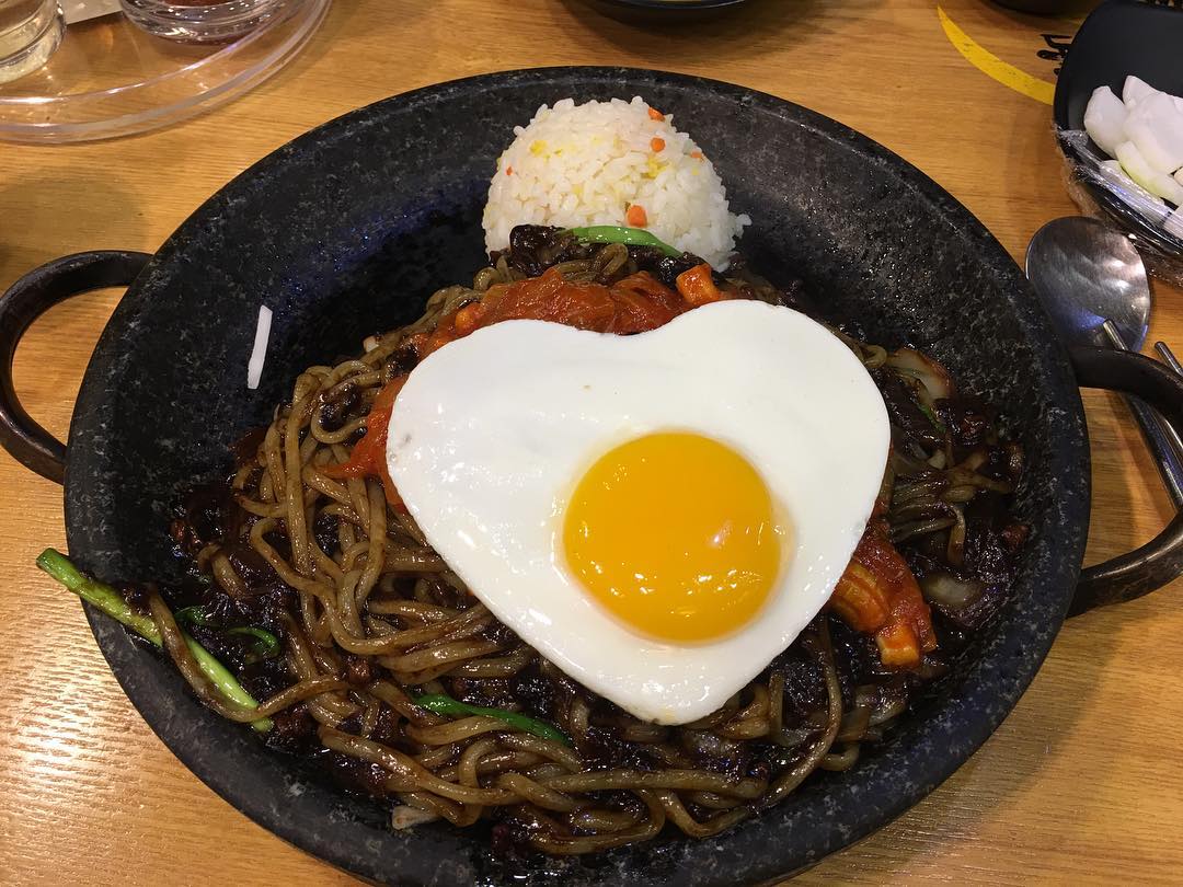 돌짜장 매장 이미지