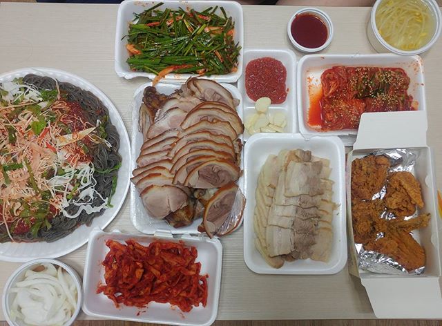 수성 왕 족발보쌈 매장 이미지