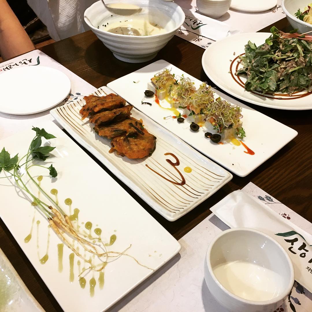 산아래 매장 이미지