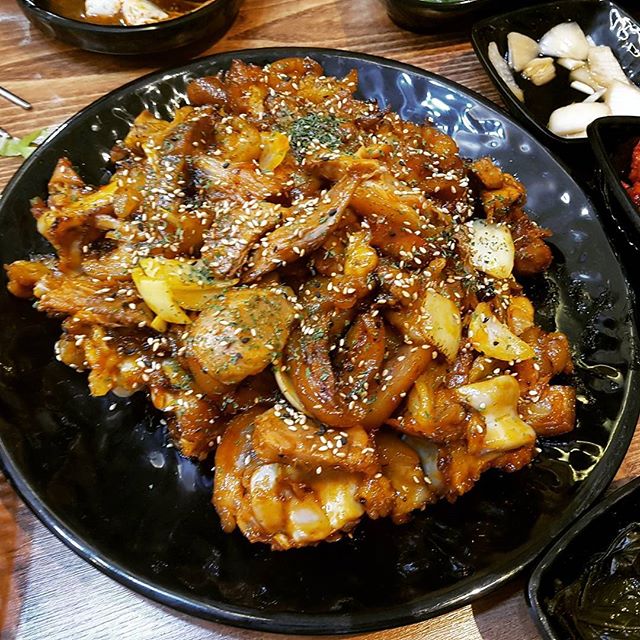 만나만나족발굴보쌈 매장 이미지