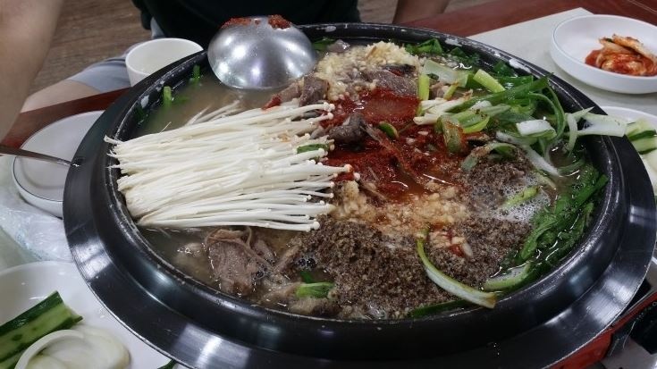 고원흑염소전골 매장 이미지