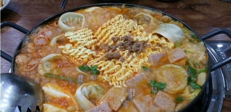 달리는부대찌개 매장 이미지