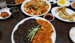 홍해루 매장 이미지