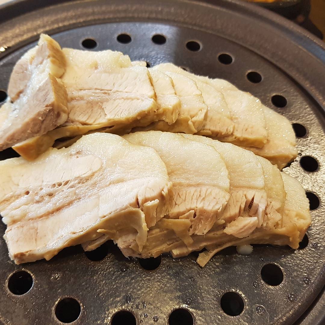 놀부보쌈앤부대찌개 매장 이미지