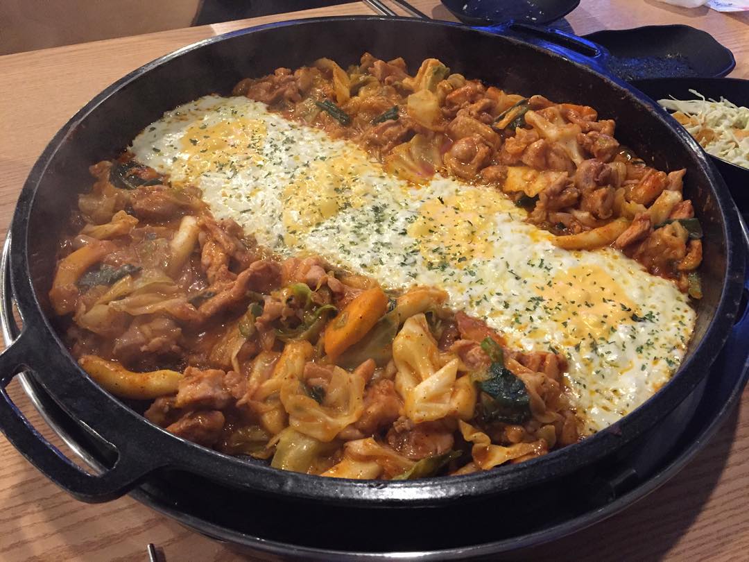 아놀드닭갈비 매장 이미지