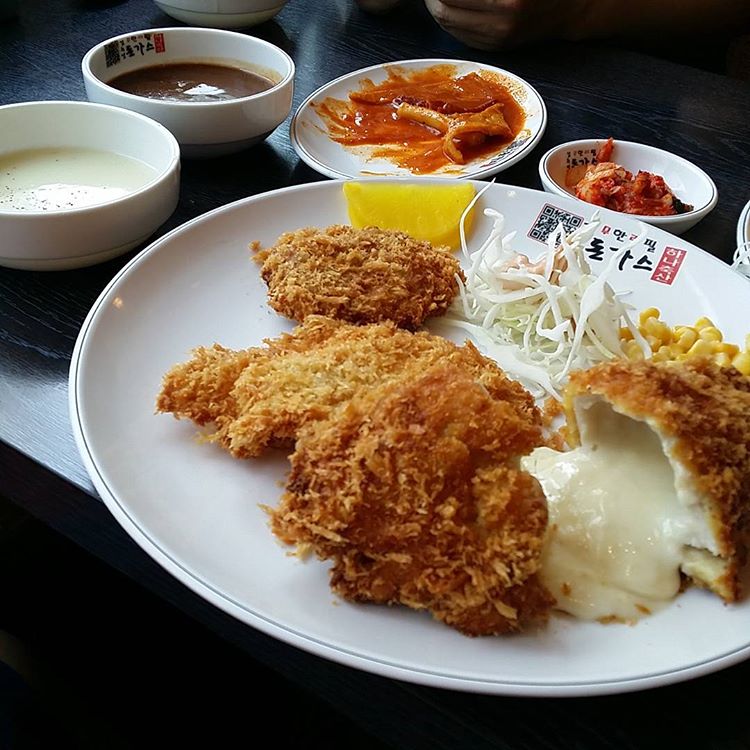 김추일무한리필수제돈까스 매장 이미지
