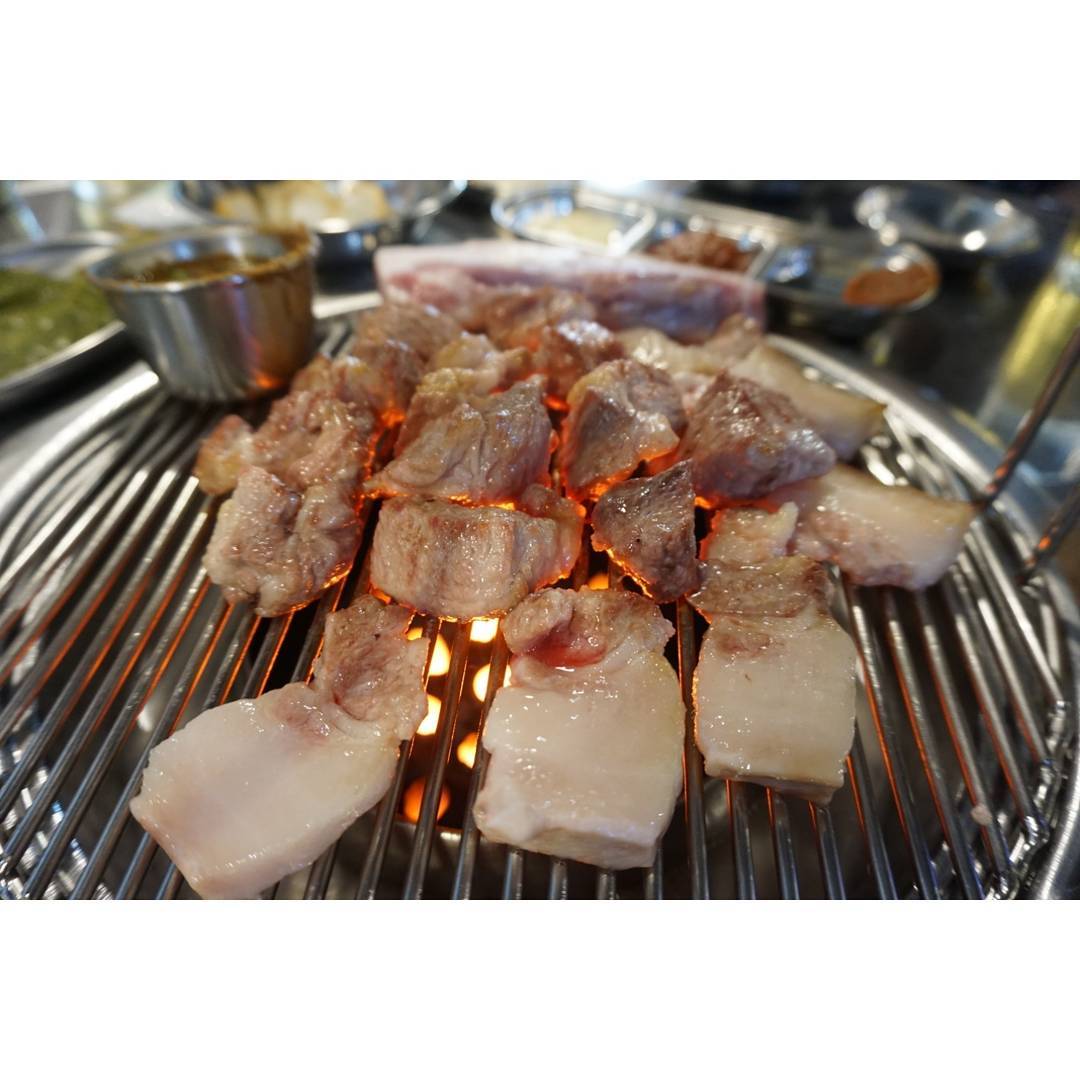 돈사돈 매장 이미지