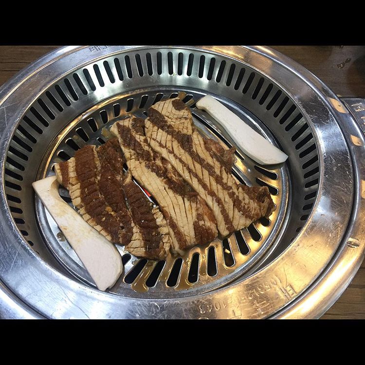 복동이 숯불갈비 매장 이미지