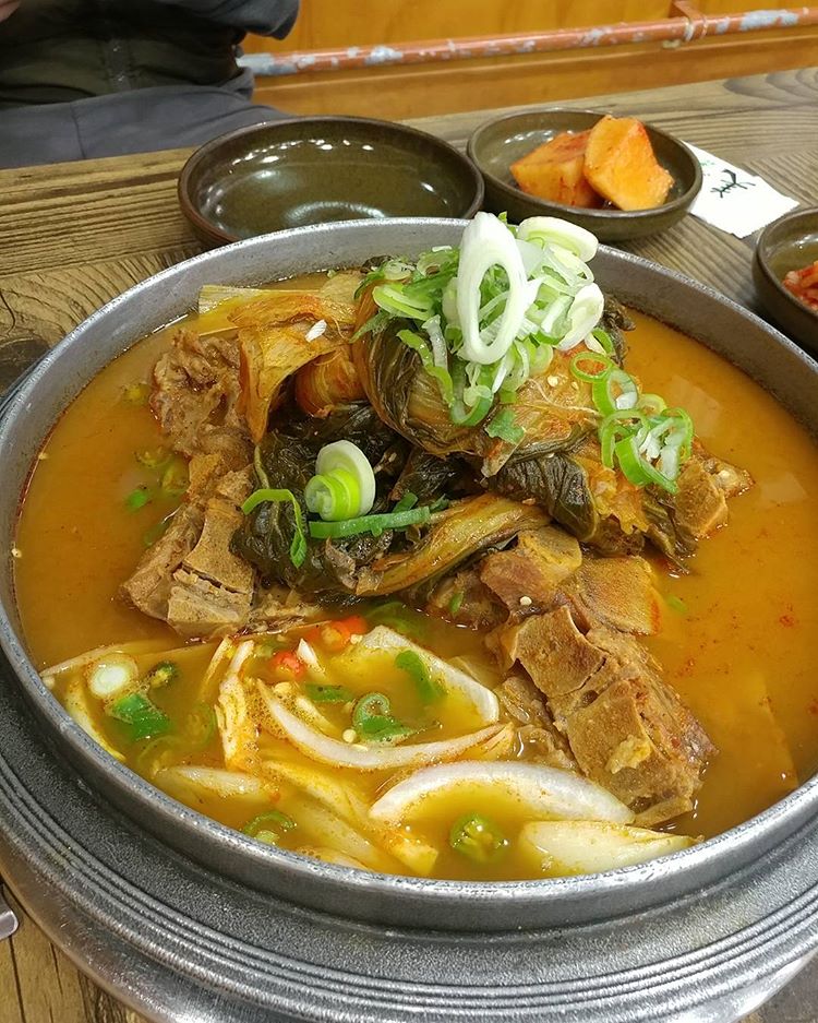 본때 매장 이미지