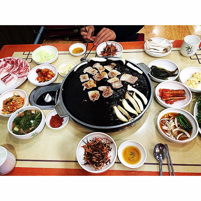 신삼백식육식당 매장 이미지