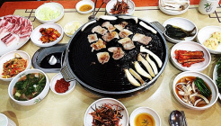 신삼백식육식당 매장 이미지