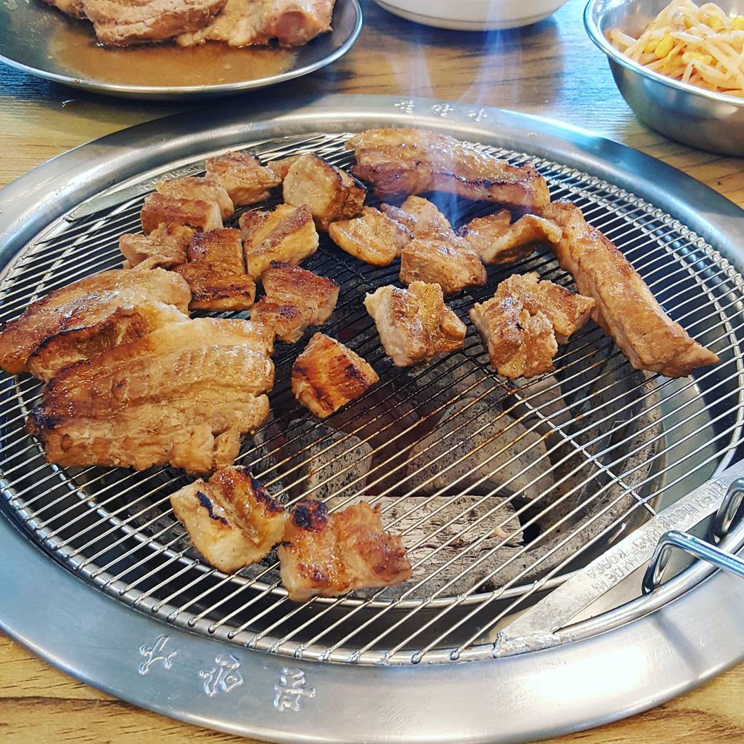 서민숯불 매장 이미지