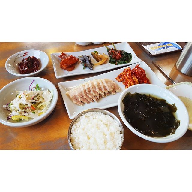 오첩반상 매장 이미지