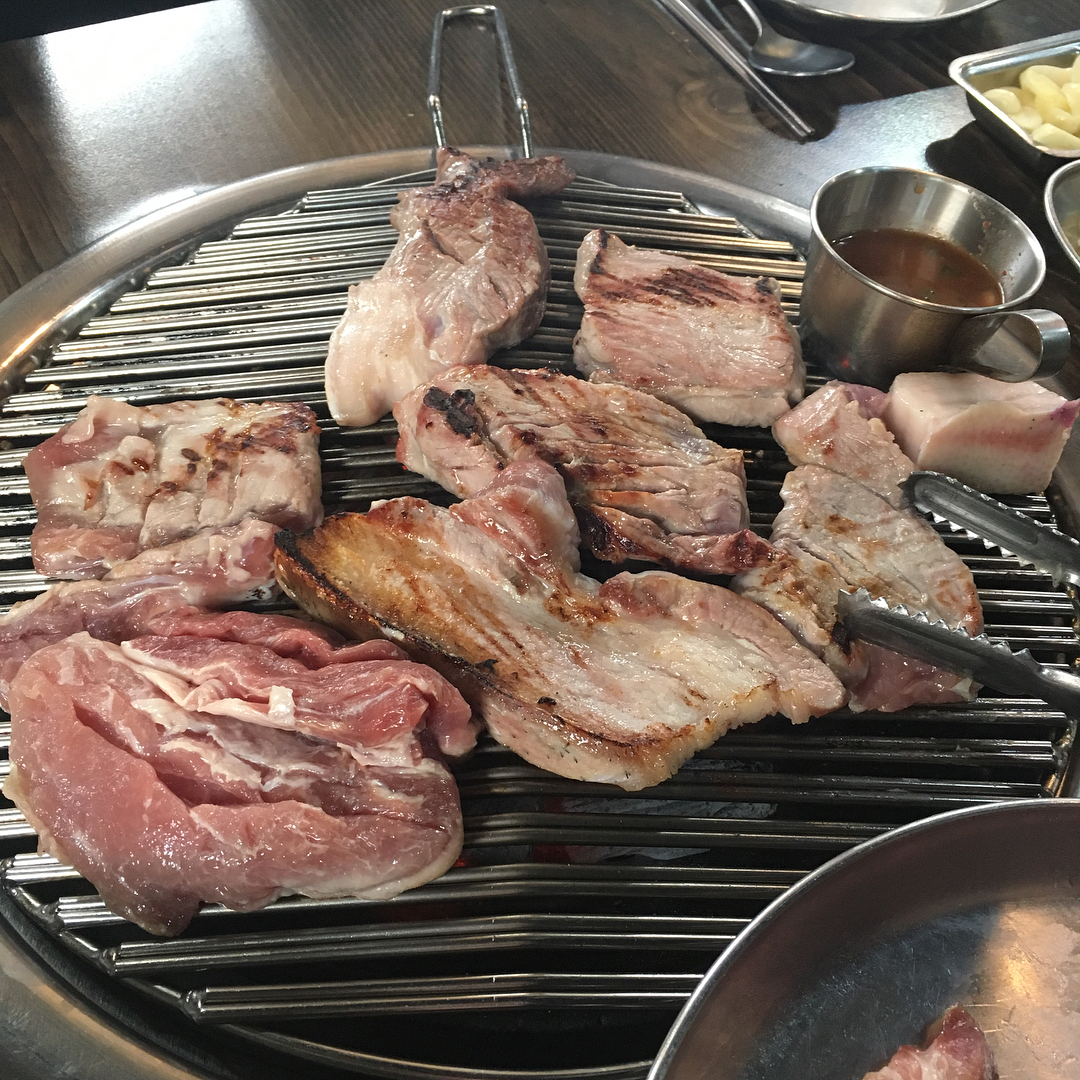 흑돈퍼주는집 매장 이미지