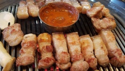 돈먹쇠 매장 이미지