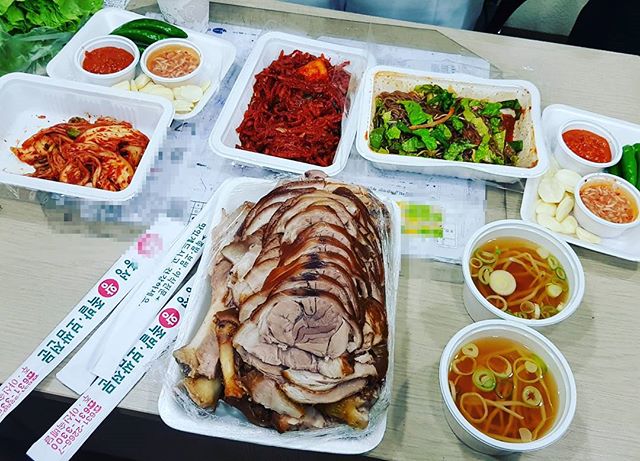 홍성왕족발 매장 이미지