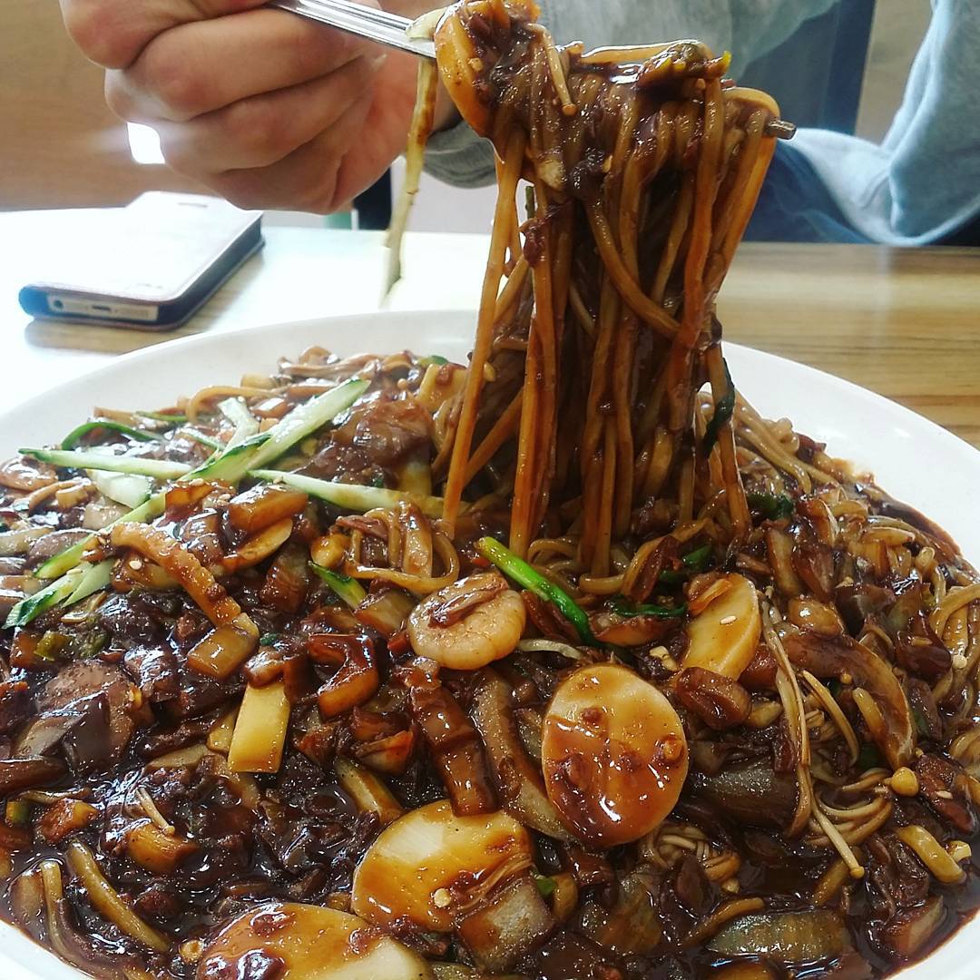 불타는 짜장 매장 이미지