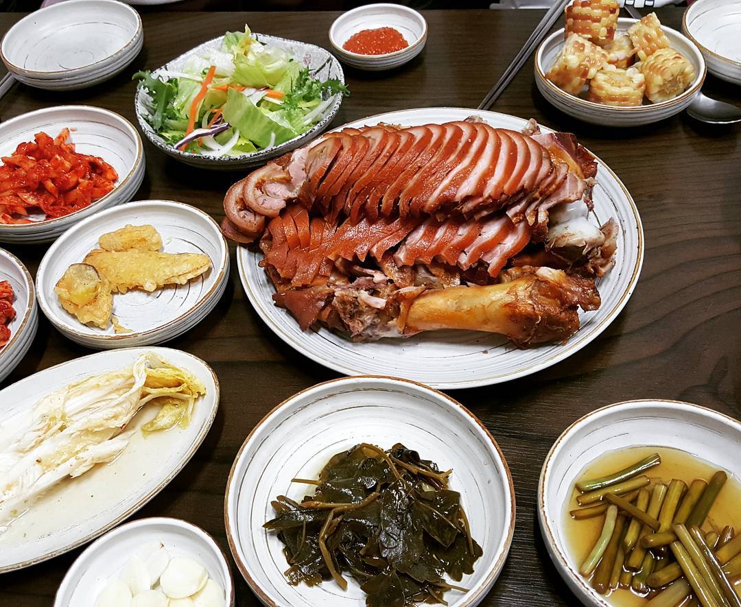 자매왕족발 매장 이미지