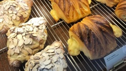 Artisan croissant 매장 이미지