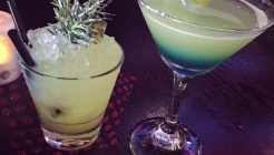 FOXHOLE 매장 이미지