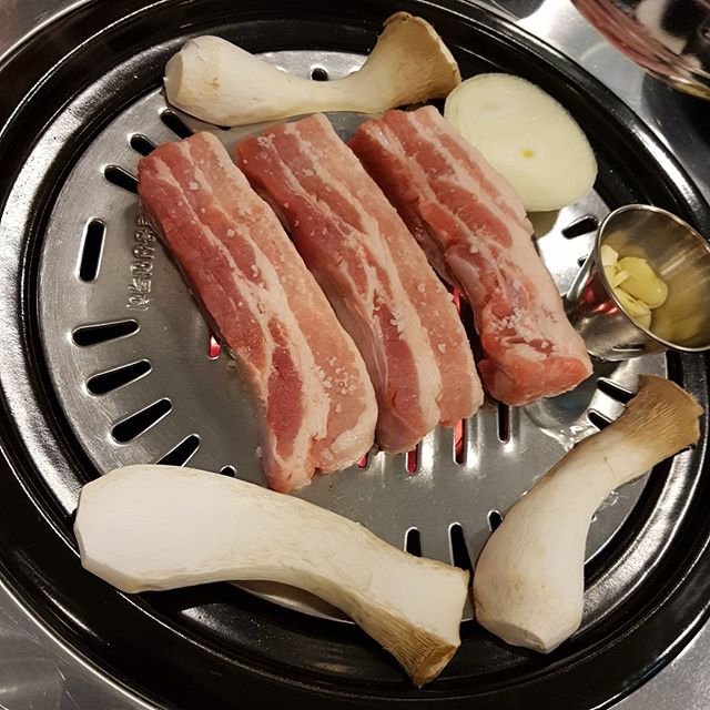 벽돌집 매장 이미지
