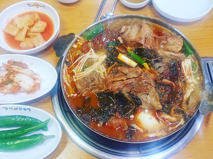 맛나감자탕 매장 이미지