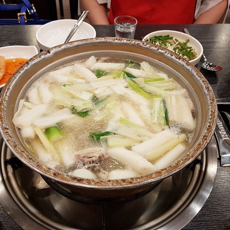 동대문닭한마리칼국수 매장 이미지