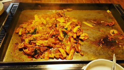 막국수 장인이 전수한 메밀막국수 매장 이미지