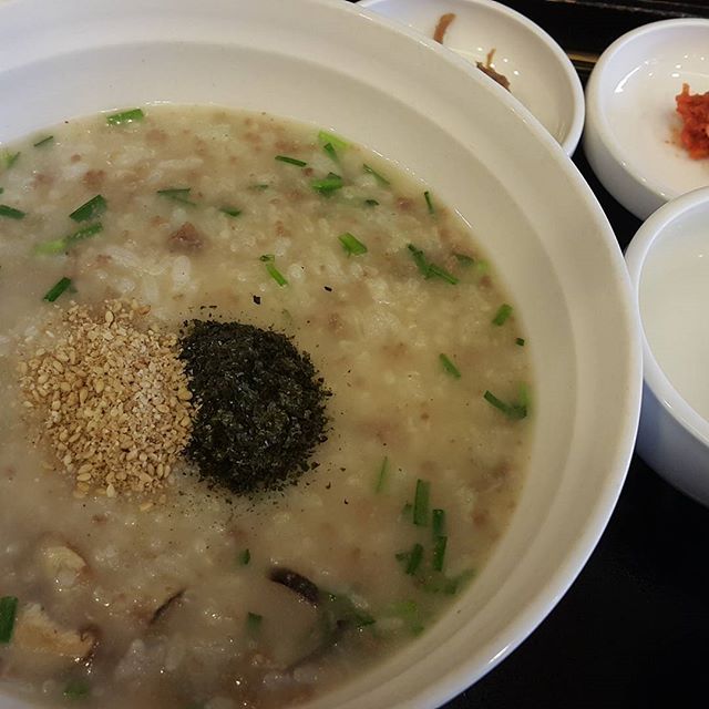 본죽앤비빔밥cafe 매장 이미지