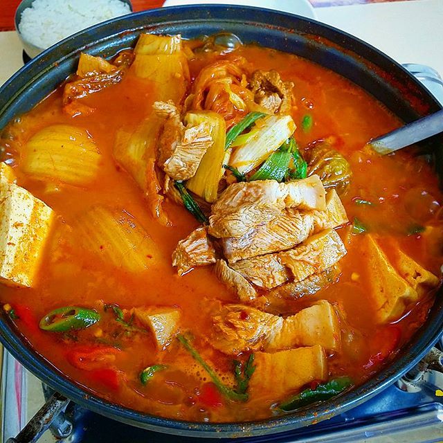 초가뭉텅찌개 매장 이미지