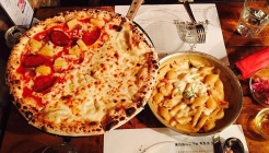 홍대화덕피자 매장 이미지