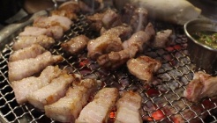 황금돼지 매장 이미지